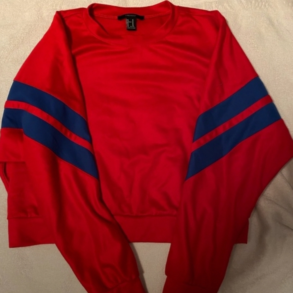 Red and blue comfy, thick crop top Forever 21 ⭐️